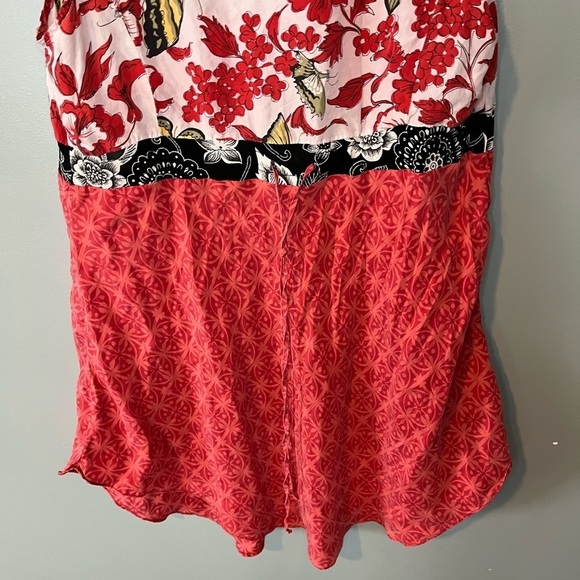 CABI 100% Silk Empire Butterfly Sleeveless Blouse - Picture 6 of 9
